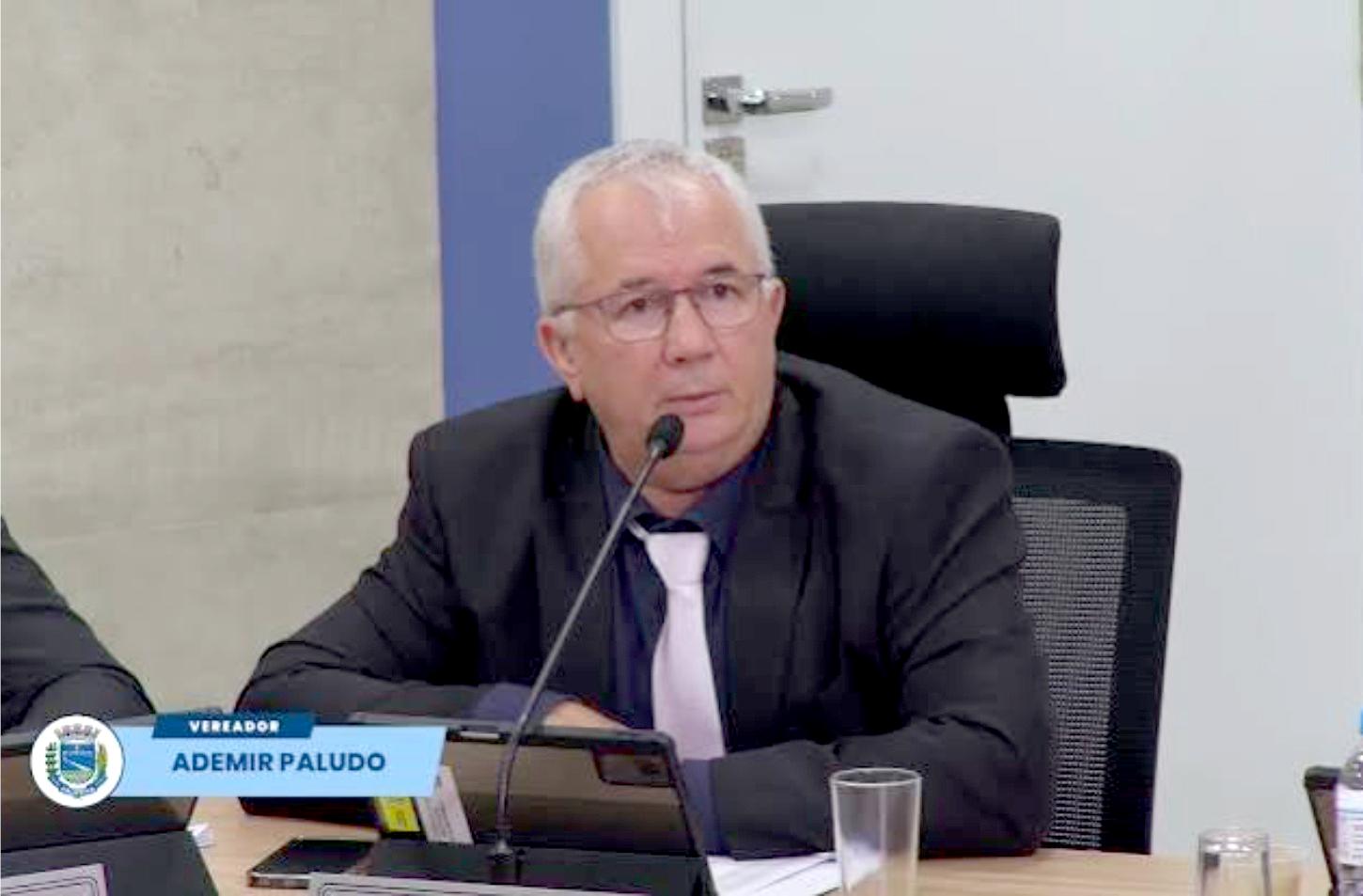 O vereador Ademir Paludo (PL) é autor do projeto que altera regras do Programa Municipal SOLO BOM, ampliando a validade da análise de solo e estabelecendo prioridade de atendimento aos produtores com propriedades rurais menores