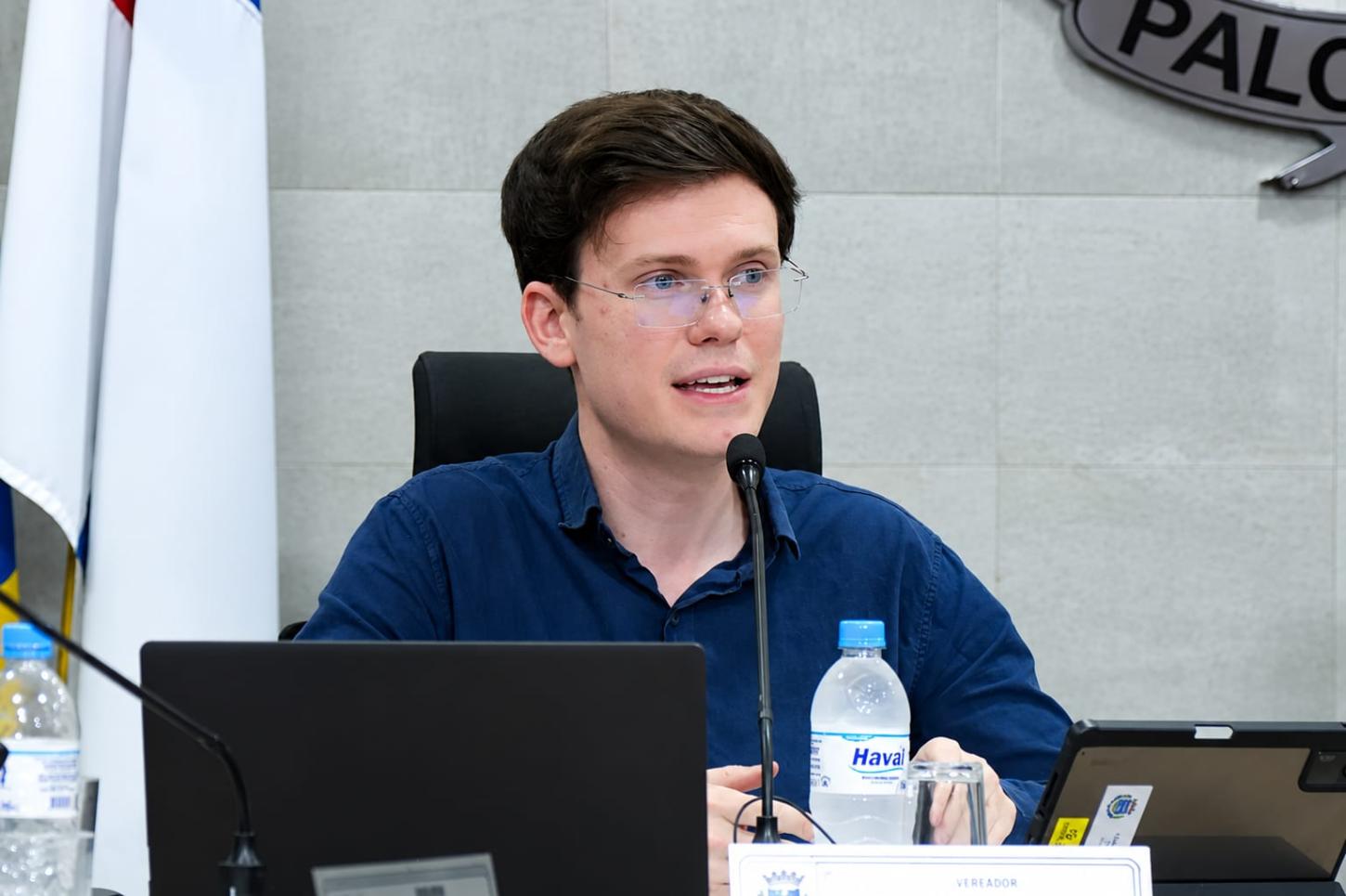 Vereador Felipe Brustolin (MDB) apresentou três indicações durante a sessão da Câmara Municipal de Palotina, nesta segunda-feira (26)