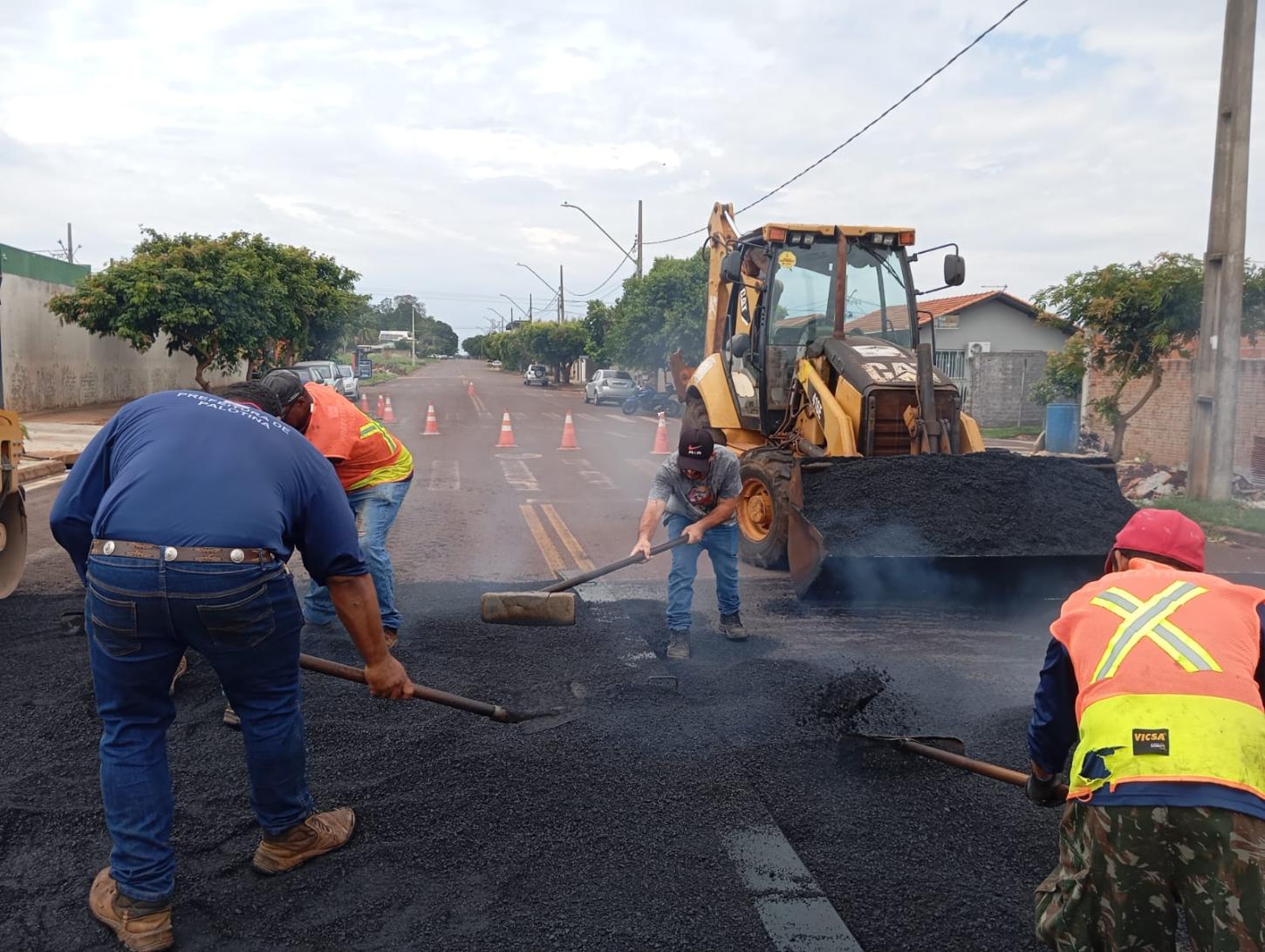 Equipes da Secretaria Municipal de Transportes e Obras Públicas de Palotina realizam serviços de manutenção e melhorias em diferentes pontos da cidade (Foto: Assessoria – Prefeitura)