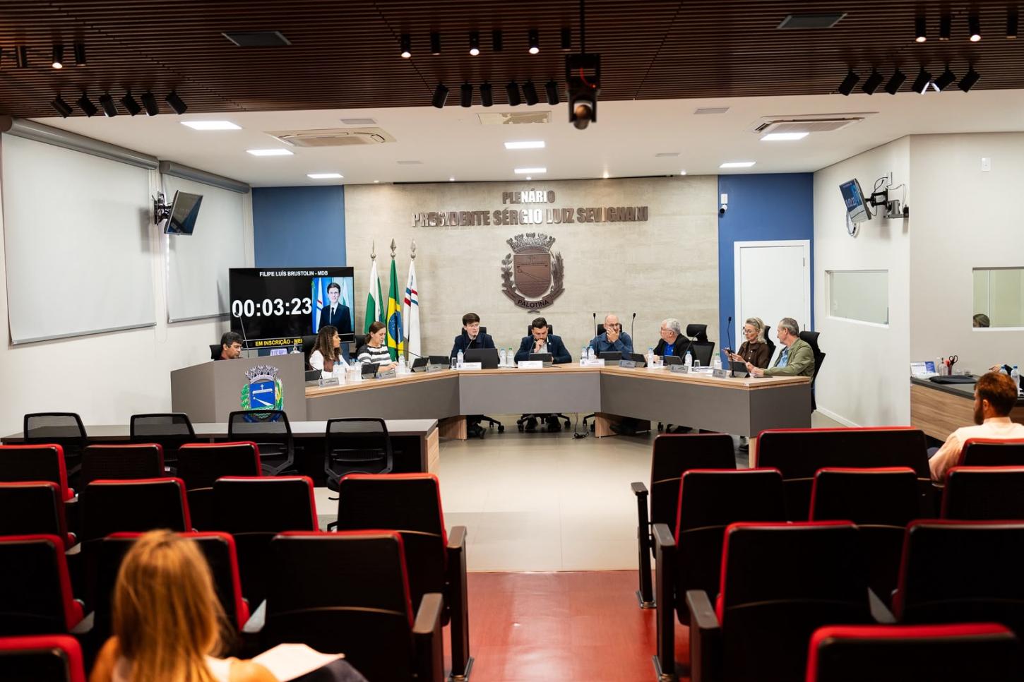 Vereadores de Palotina durante a sessão ordinária desta segunda-feira (5), que teve votação de projetos, emendas e requerimentos em diferentes áreas