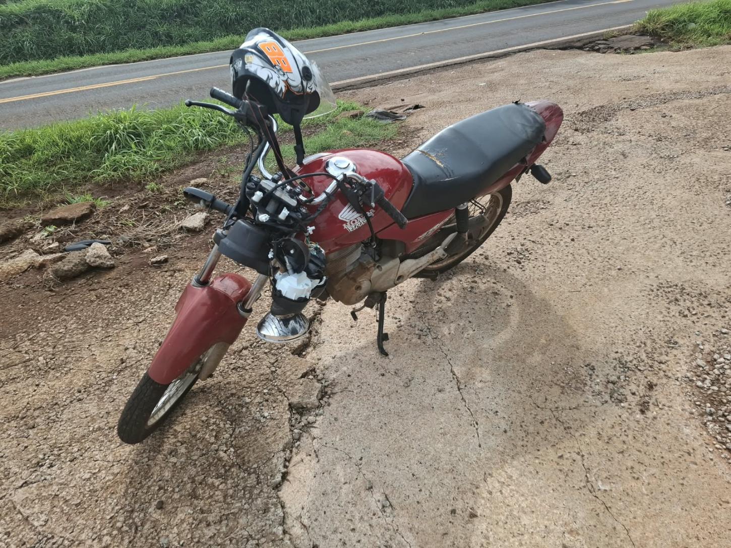 Motocicleta envolvida no acidente na PR-317