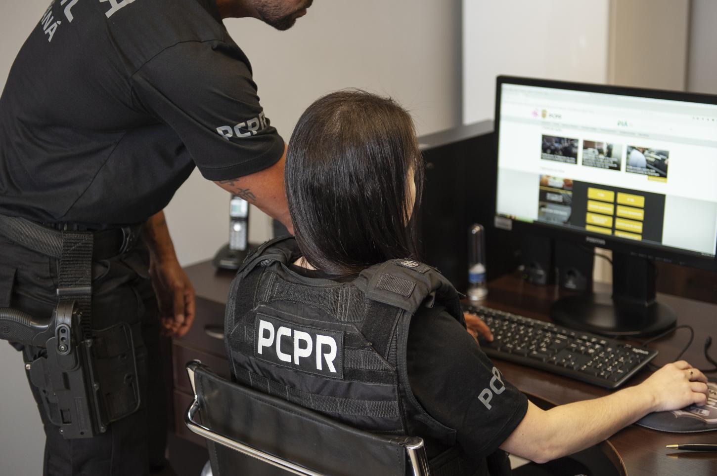 Polícia Civil do Paraná alerta para o golpe da falsa central bancária, em que criminosos se passam por funcionários de bancos para obter dados pessoais e induzir vítimas a realizar transferências via Pix (Foto: Fábio Dias/EPR)