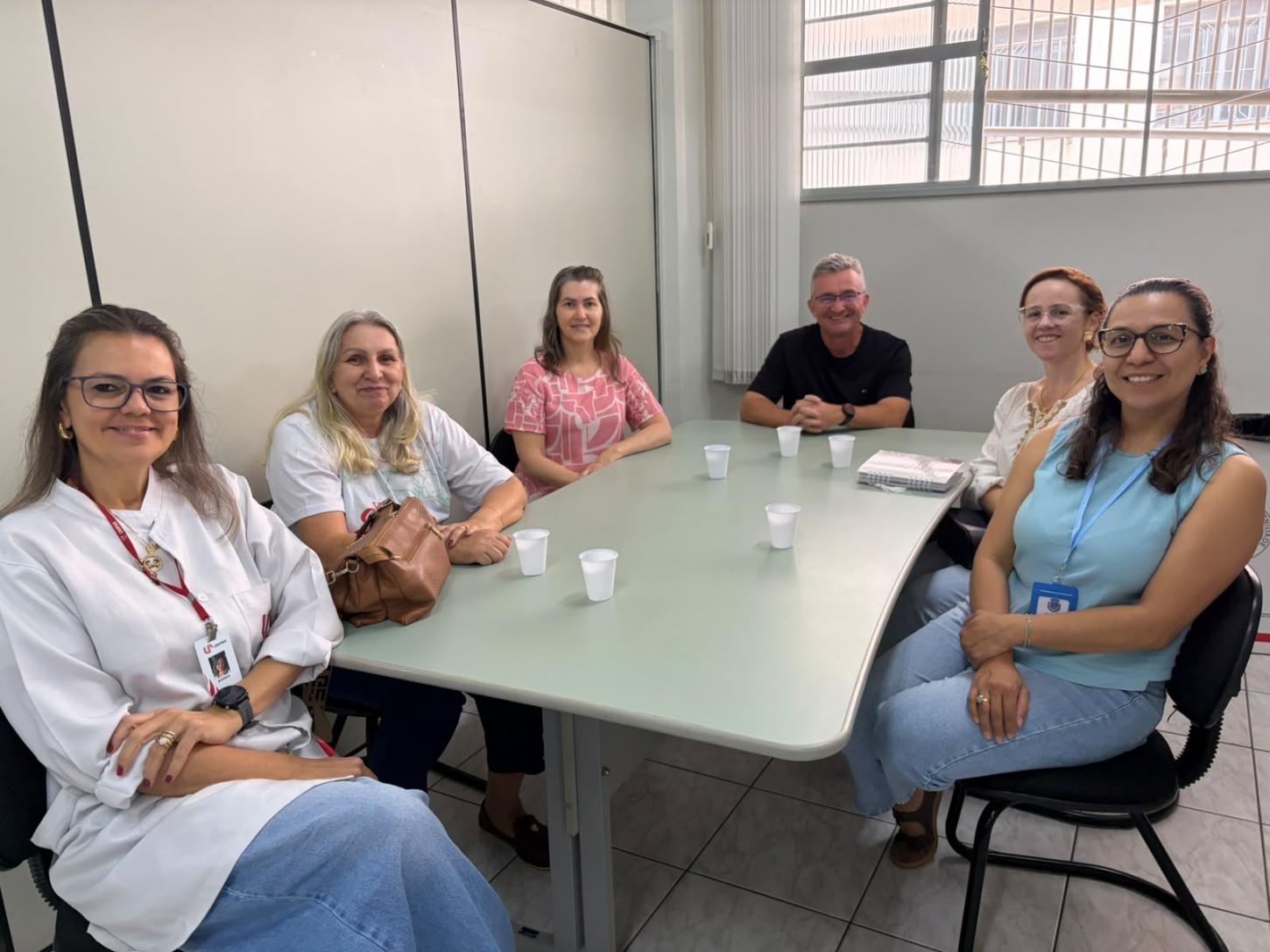 Representantes do Conselho Municipal de Saúde e da Secretaria de Saúde de Palotina conheceram, na quarta-feira (28), o funcionamento da Farmácia da Partilha, em Umuarama