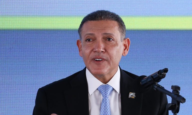 Presidente do TSE afirma que a decisão de prorrogar a votação exigiu medidas extraordinárias