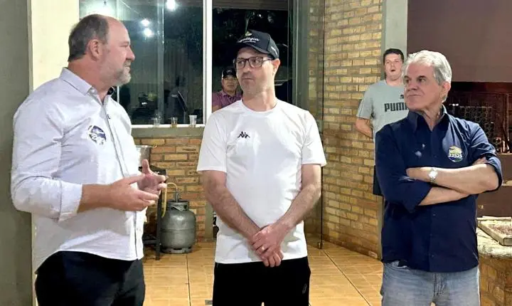 A dez dias das urnas, Luiz Ernesto e Ademar Dorfschmidt participam de reunião em Palotina