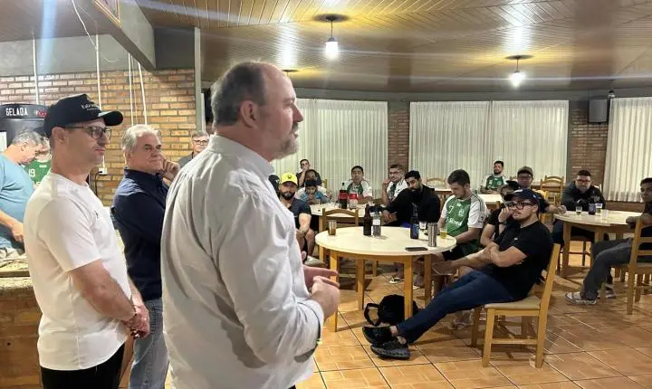A dez dias das urnas, Luiz Ernesto e Ademar Dorfschmidt participam de reunião em Palotina