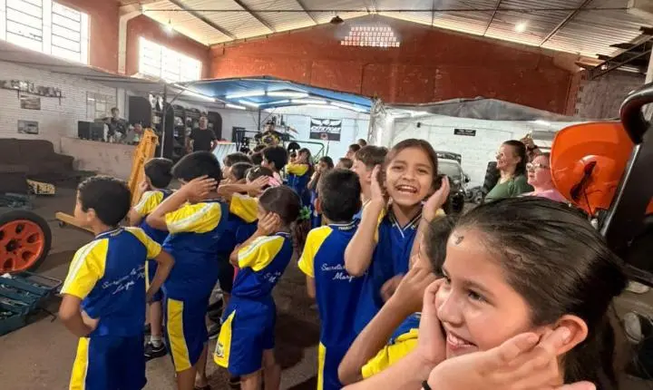 Alunos de Maripá vivenciam a adrenalina em aula prática