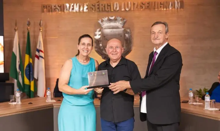 Câmara de Palotina homenageia educadores na primeira edição do “Mestres do Saber”