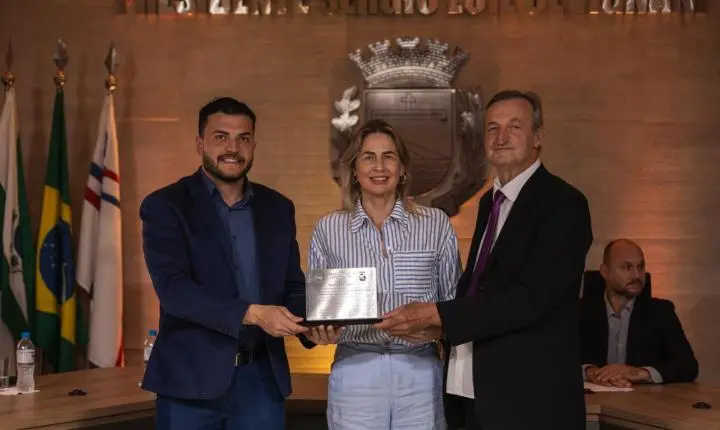 Câmara de Palotina homenageia educadores na primeira edição do “Mestres do Saber”