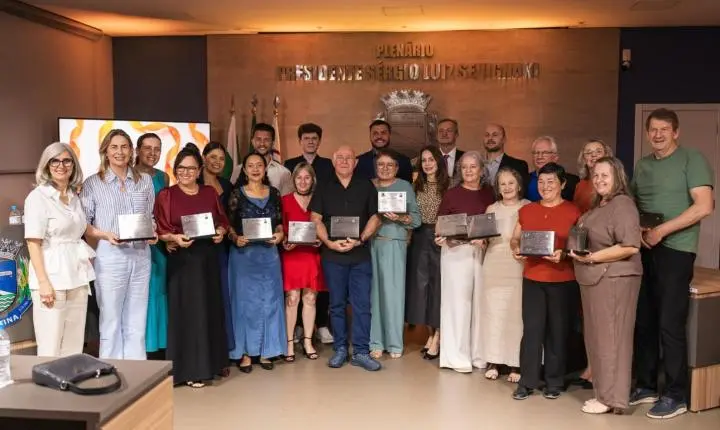 Câmara de Palotina homenageia educadores na primeira edição do “Mestres do Saber”