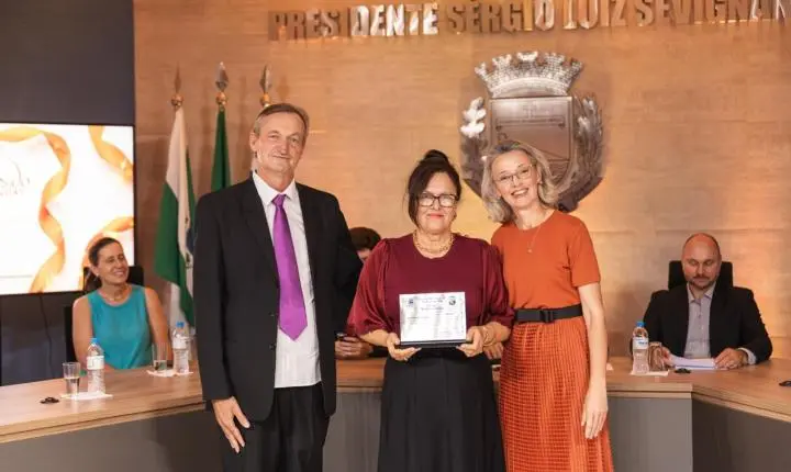 Câmara de Palotina homenageia educadores na primeira edição do “Mestres do Saber”