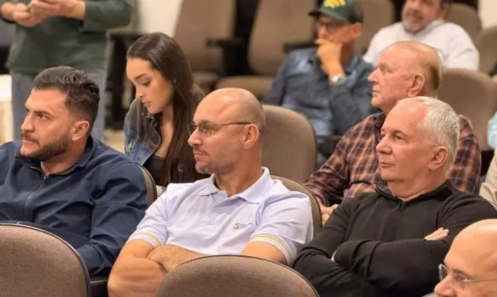 Câmara de Palotina prestigia Assembleia da Sociedade Rural