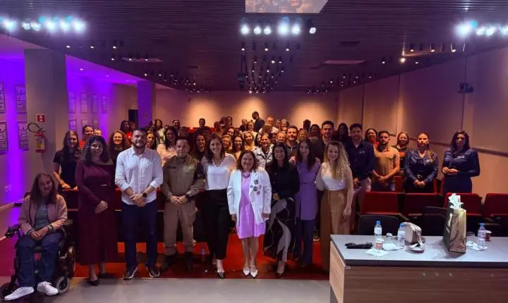 Câmara de Palotina promove debate sobre misoginia e movimento Red Pill durante o Agosto Lilás