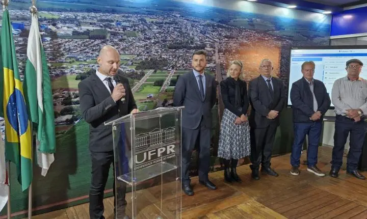 Câmara homenageia jornal Folha da Terra pelos 25 anos de história