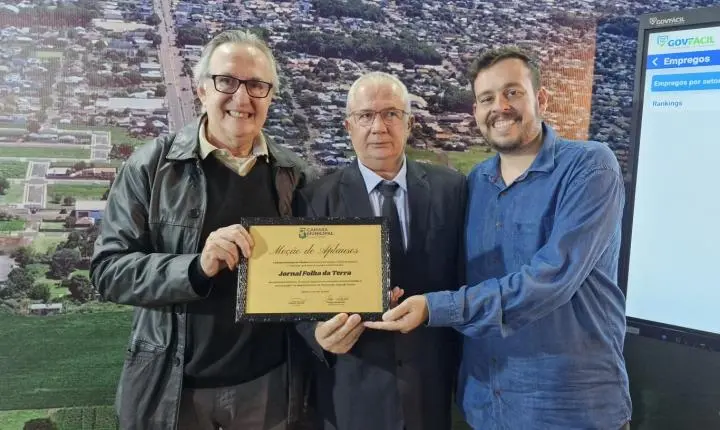 Câmara homenageia jornal Folha da Terra pelos 25 anos de história