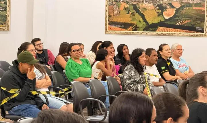 Casa da Cultura de Terra Roxa vive noite especial com espetáculo “Perico, o Palhaço Bombeiro”