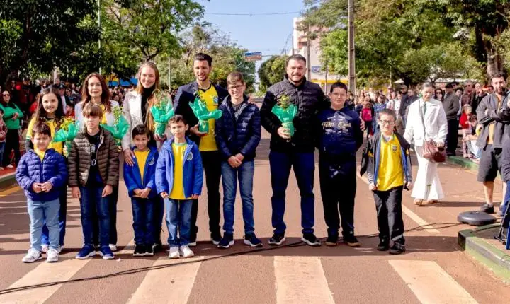 Civismo e representatividade: vereadores prestigiam Desfile de 7 de Setembro