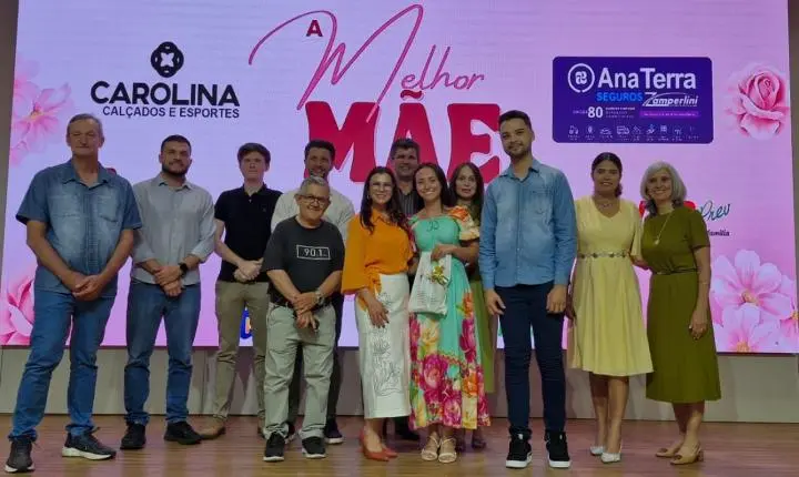 Concurso A Melhor Mãe do Mundo emociona Palotina na noite de premiação