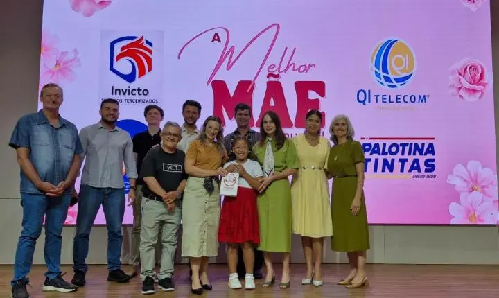 Concurso A Melhor Mãe do Mundo emociona Palotina na noite de premiação