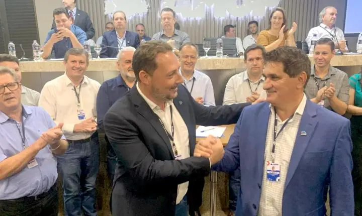 Darlan Scalco participam de assembleia da AMOP