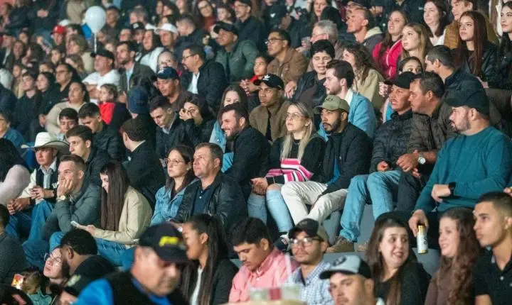 Expo Palotina 2026 começa gigante e agita multidão