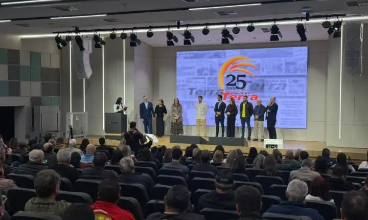 Folha da Terra celebra 25 anos de história com noite de homenagens, emoção e reconhecimento em Palotina