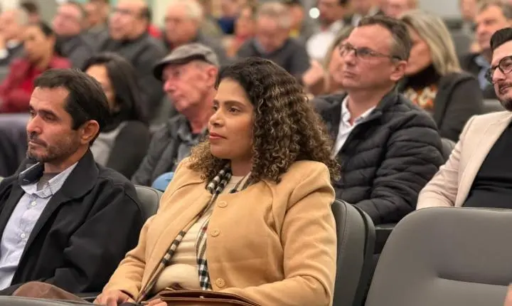 Folha da Terra celebra 25 anos de história com noite de homenagens, emoção e reconhecimento em Palotina