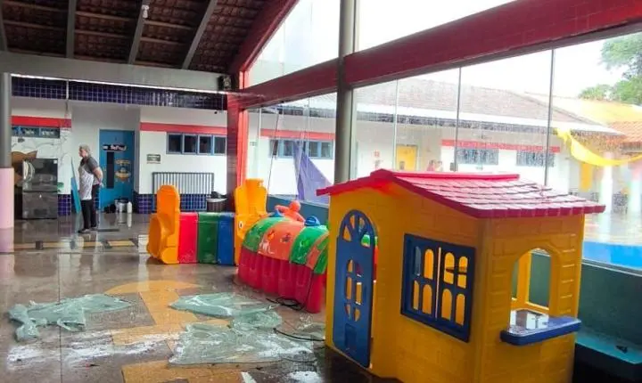 Forte vento provoca estragos em Maripá