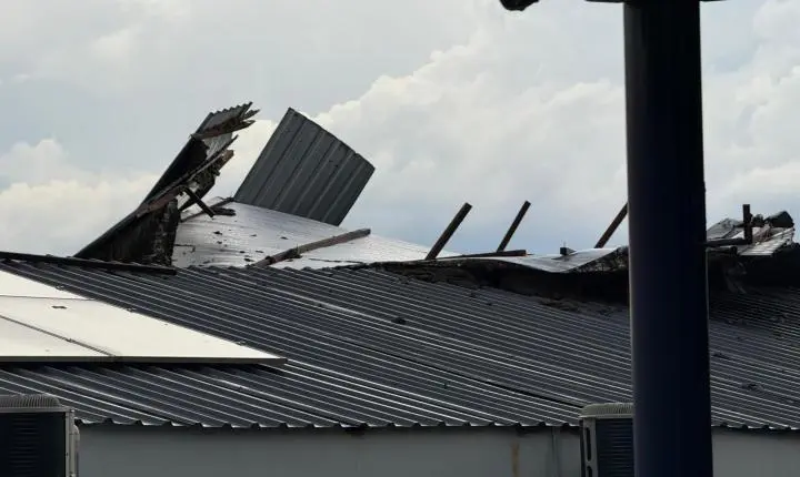 Forte vento provoca estragos em Maripá