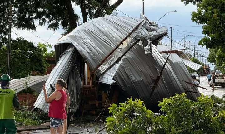 Forte vento provoca estragos em Maripá