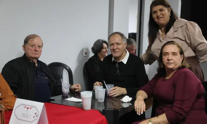 Jantar Dançante celebra e valoriza a melhor idade em Terra Roxa