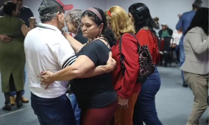Jantar Dançante celebra e valoriza a melhor idade em Terra Roxa