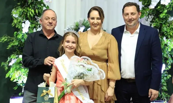 Letícia Millena Krupp é eleita Princesa das Orquídeas 2026 em Maripá