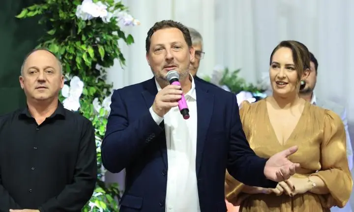 Letícia Millena Krupp é eleita Princesa das Orquídeas 2026 em Maripá