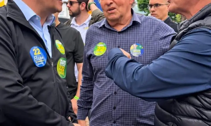 Luiz Ernesto acompanha Sergio Moro em agenda durante o Porco no Rolete de Toledo