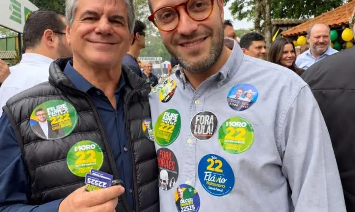 Luiz Ernesto acompanha Sergio Moro em agenda durante o Porco no Rolete de Toledo