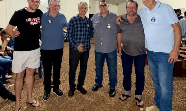 Luiz Ernesto intensifica agenda e participa de encontro com moradores de Santa Rita