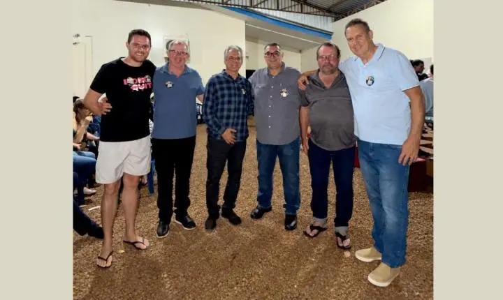 Luiz Ernesto intensifica agenda e participa de encontro com moradores de Santa Rita