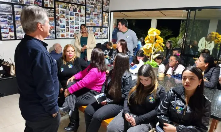 Luiz Ernesto leva bandeiras de campanha a Jardim Alegre