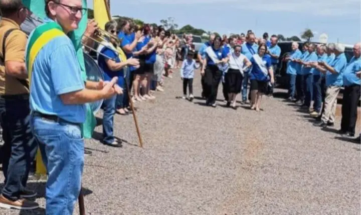 Luiz Ernesto prestigia Festa do Rei e da Rainha em Maripá