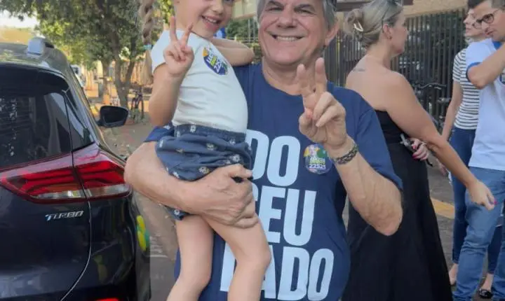 Luiz Ernesto realiza adesivaço em Palotina e reforça à caminhada rumo à Assembleia Legislativa