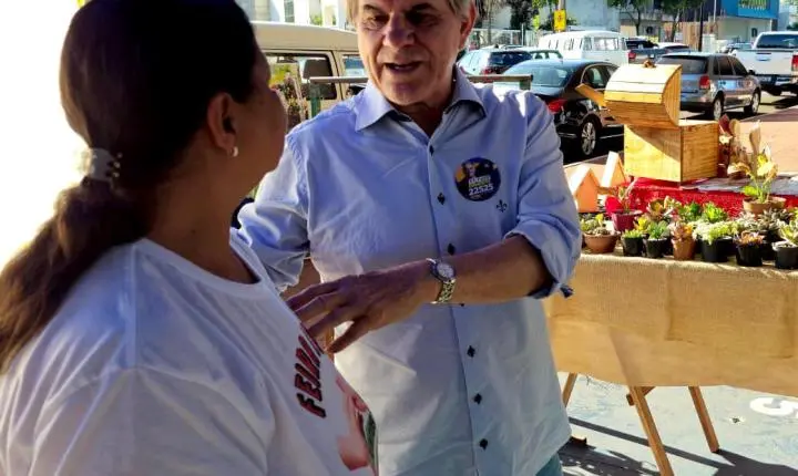 Luiz Ernesto visita Feira do Produtor de Guaíra e conversa com feirantes sobre demandas do setor