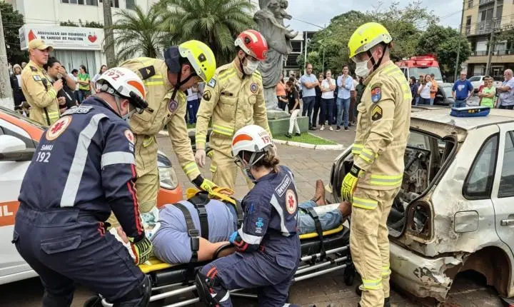 Maio Amarelo encerra campanha com grande mobilização na Praça Central de Palotina