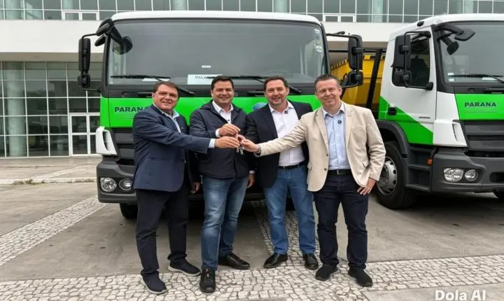 Maripá fortalece infraestrutura com novo caminhão poliguindaste adquirido em parceria com o Estado
