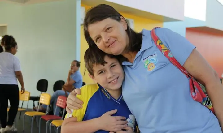 Maripá promove ação de conscientização no Dia Mundial do Autismo com plantio de girassóis
