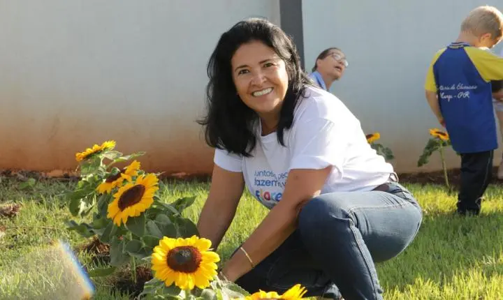 Maripá promove ação de conscientização no Dia Mundial do Autismo com plantio de girassóis