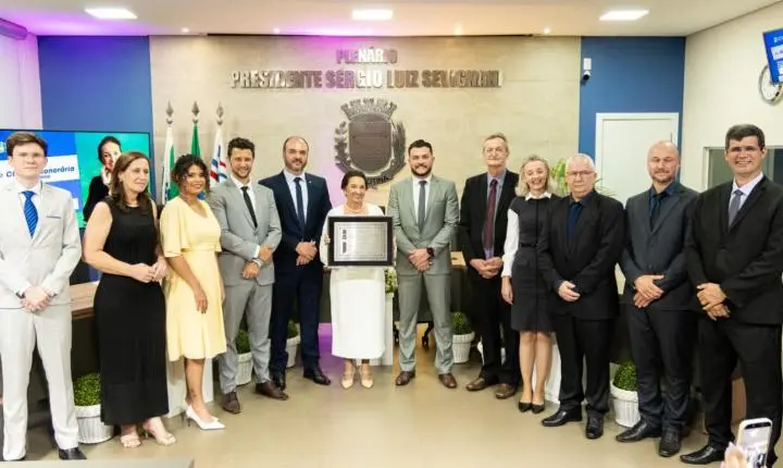 Marlene Augusta Neiss recebe Título de Cidadã Honorária de Palotina