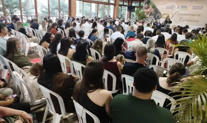 O amor ganha força em Palotina com casamento coletivo de 50 casais no Justiça no Bairro
