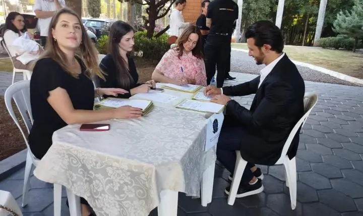 O amor ganha força em Palotina com casamento coletivo de 50 casais no Justiça no Bairro