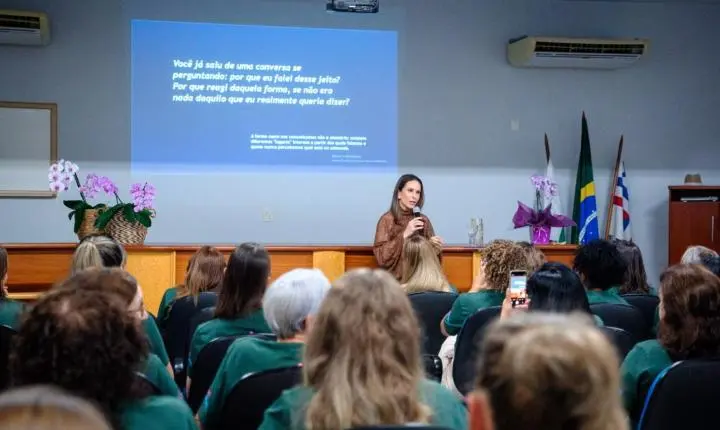Palestra valoriza voz feminina e fortalece liderança da mulher